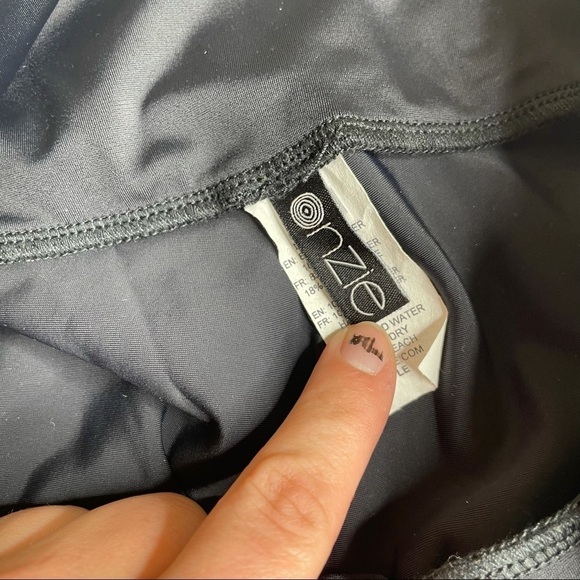 Onzie Women’s Capri Length Black Leggings with Mesh Detail Small/Medium - Picture 6 of 7